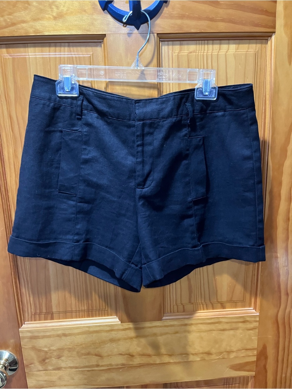 Daisy Fuentes Black Tailored Linen-Blend Shorts
